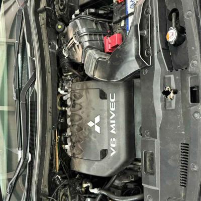 Mitsubishi Outlander 3.0 2015 1440 1080 002