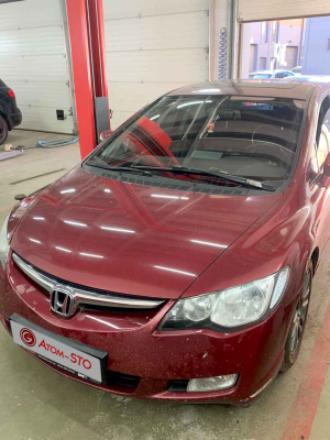 Установка ГБО на HONDA CIVIC 1.8 2008 в Киеве на Окружной, Борщаговка.